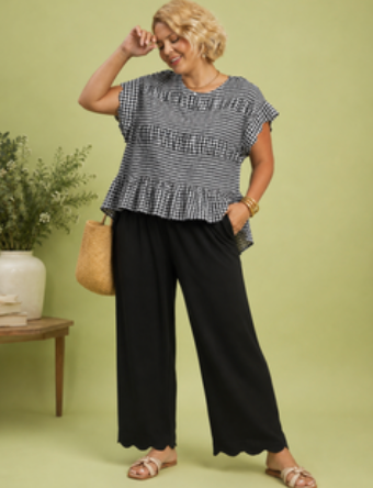 Harper Scallop Pants –(Black) Curvy