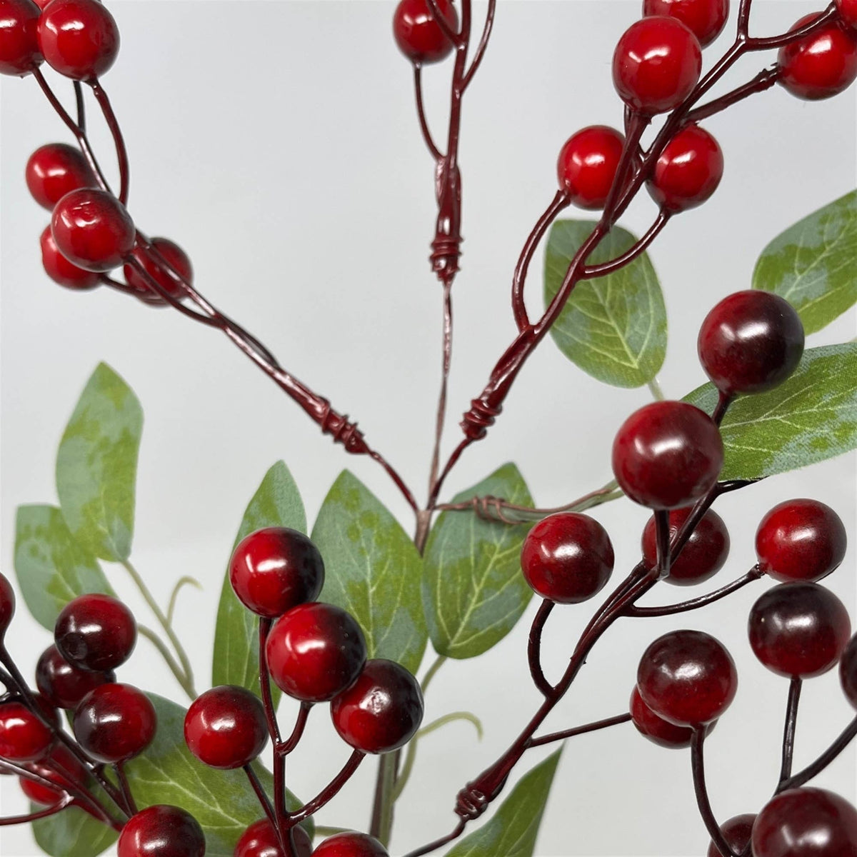 Lodge Berry Pick w/ Leaves 19'' - Deep Red