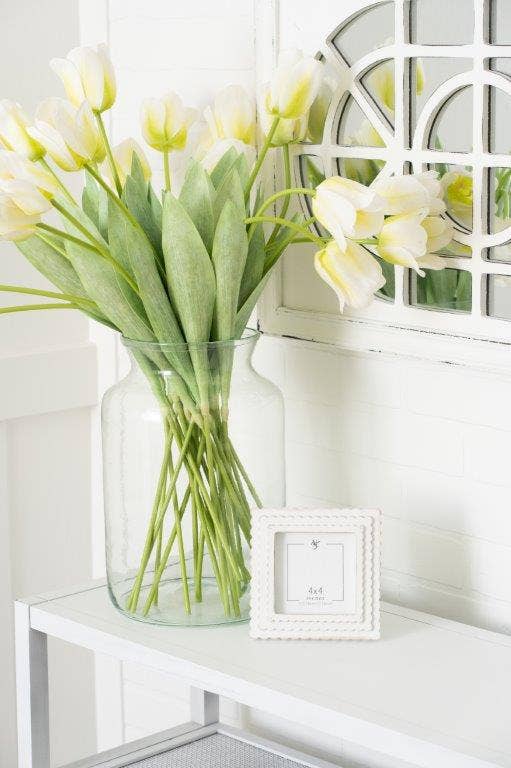 6x6x wood photo frame (SCALLOP) white