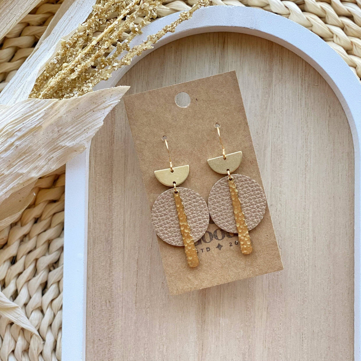Crest Earrings | Cappuccino