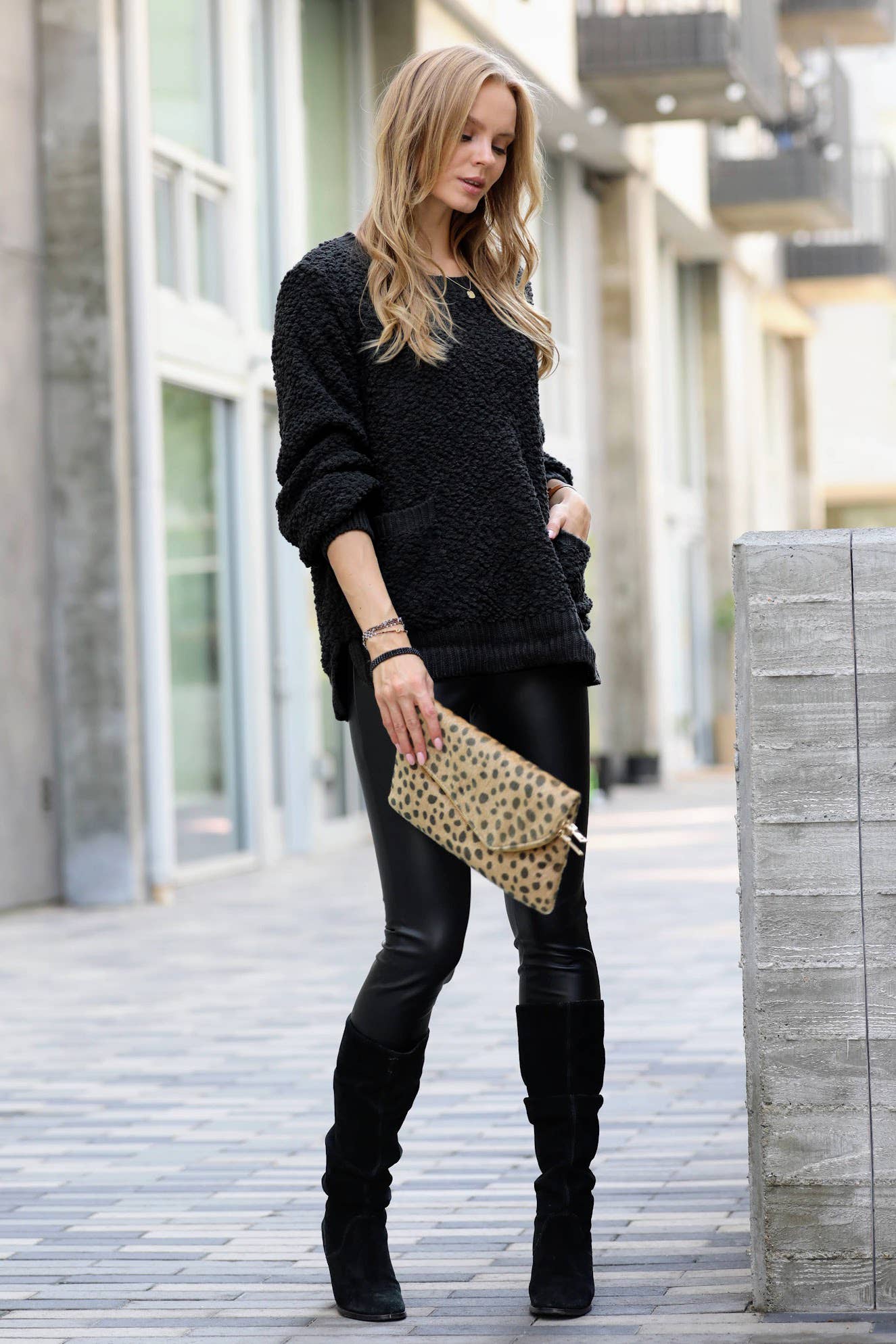 XL POCKET POPCORN SWEATER WITH SIDE SLITS