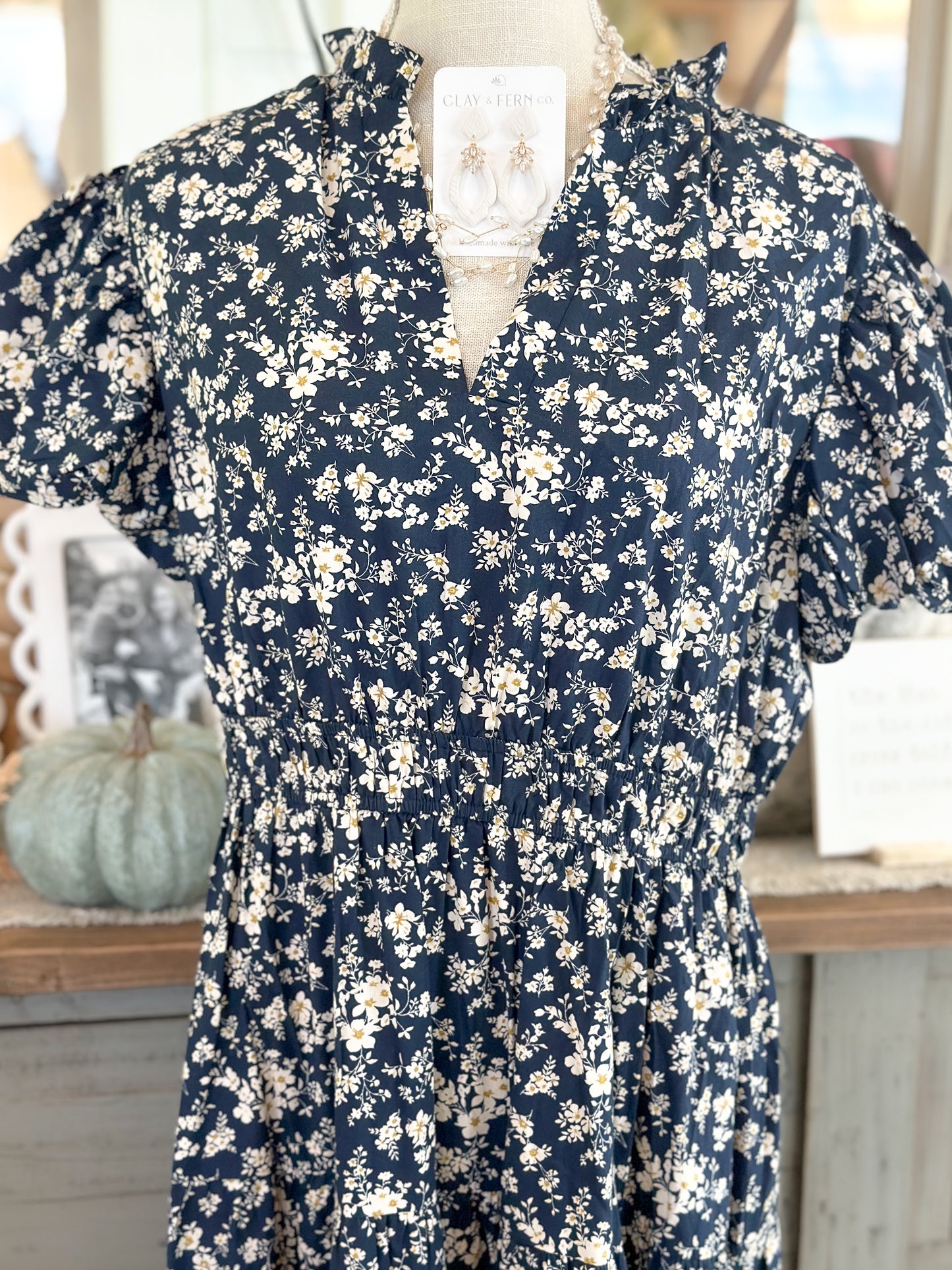 Navy Floral Print V-neck Bubble Sleeve Midi Dress-Curvy