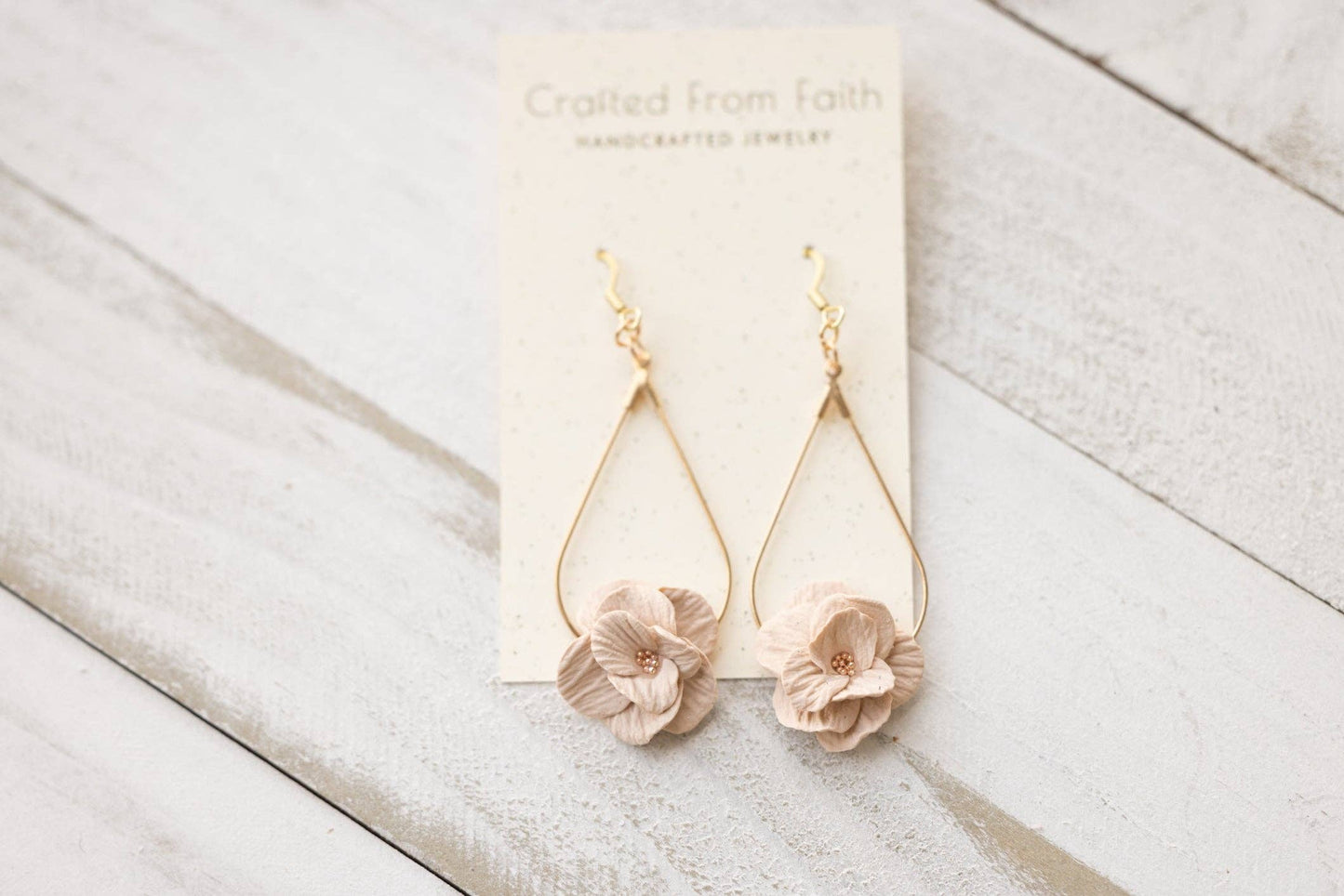 Botanical Dangles: White Sands Teardrop