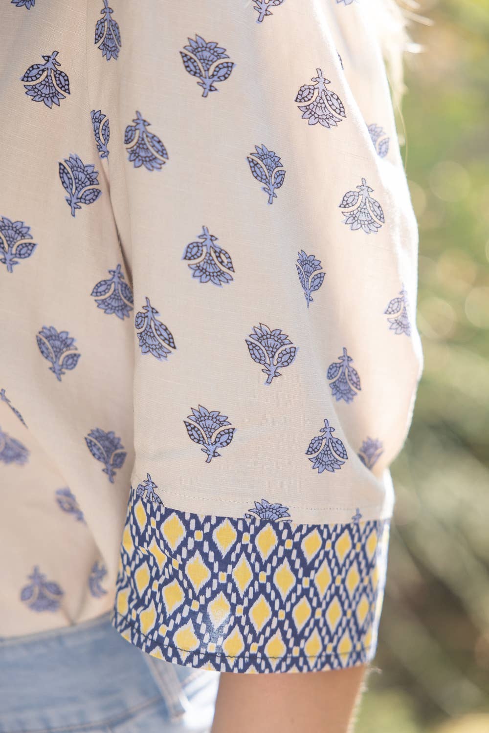Floral Contrast Print Details Button-up Top