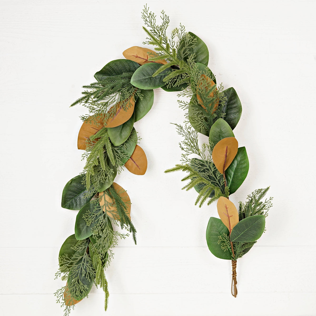 Garland-Magnolia Leaves w/Norfolk and Cedar