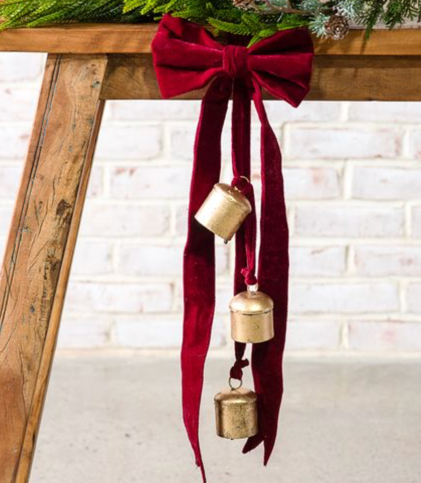 23" BURGUNDY VELVET 3 BELL HANGER