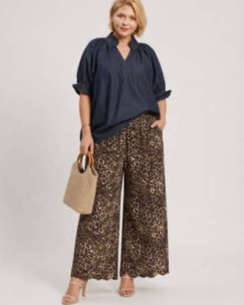 Camden Scallop Top-Curvy
