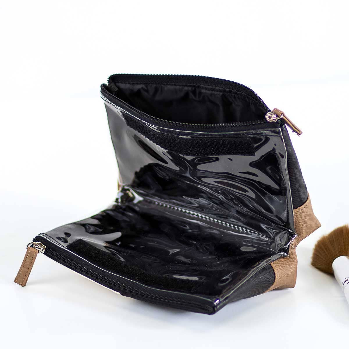 Hollis Travel Cosmetic   White/Black/Taupe   8..5x5x3