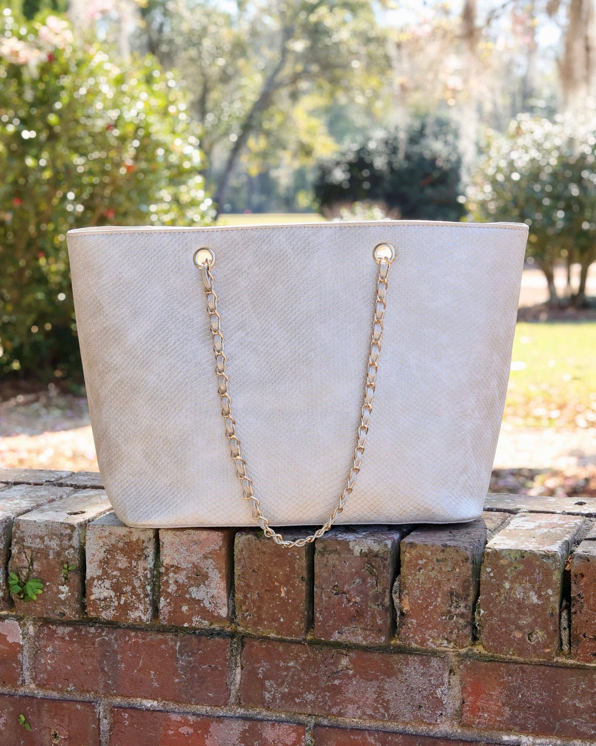 Quentin Tote Shimmer Champagne