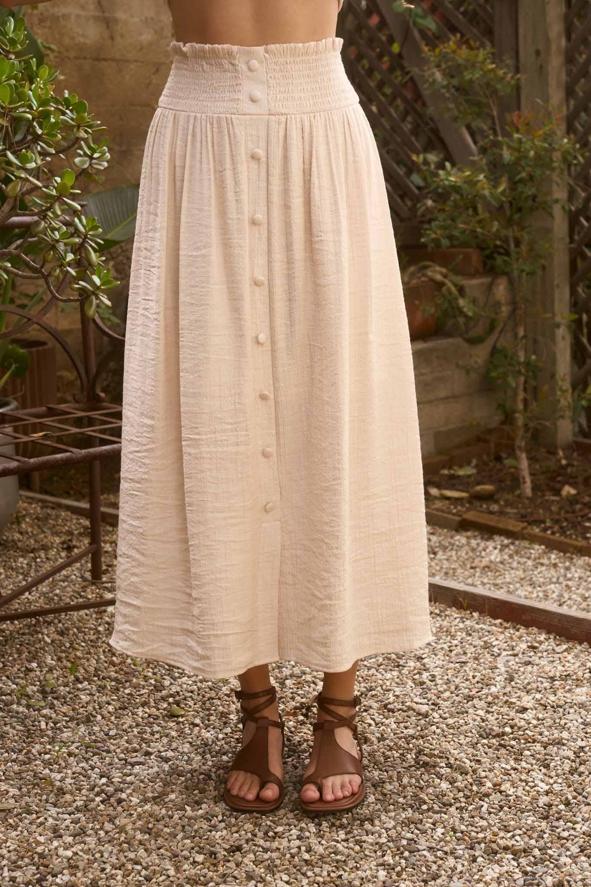 SMOCKED WAIST RUFFLE DETAIL BUTTON DOWN MIDI SKIRT: NATURAL