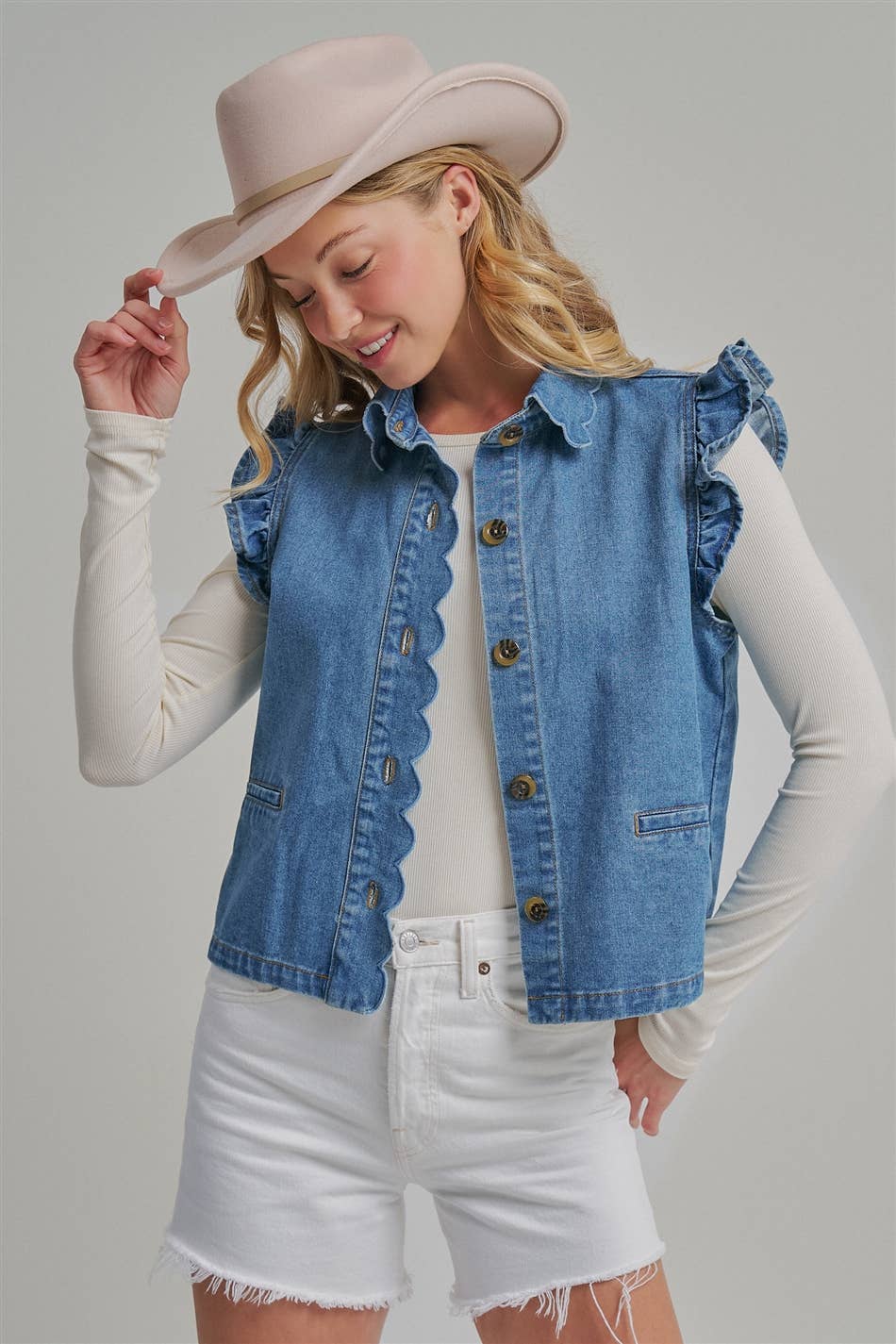 RUFFLED DENIM VEST WITH SCALLOPED COLLAR AND PLACKET BAND: DENIM, S-M-L(2-2-2)