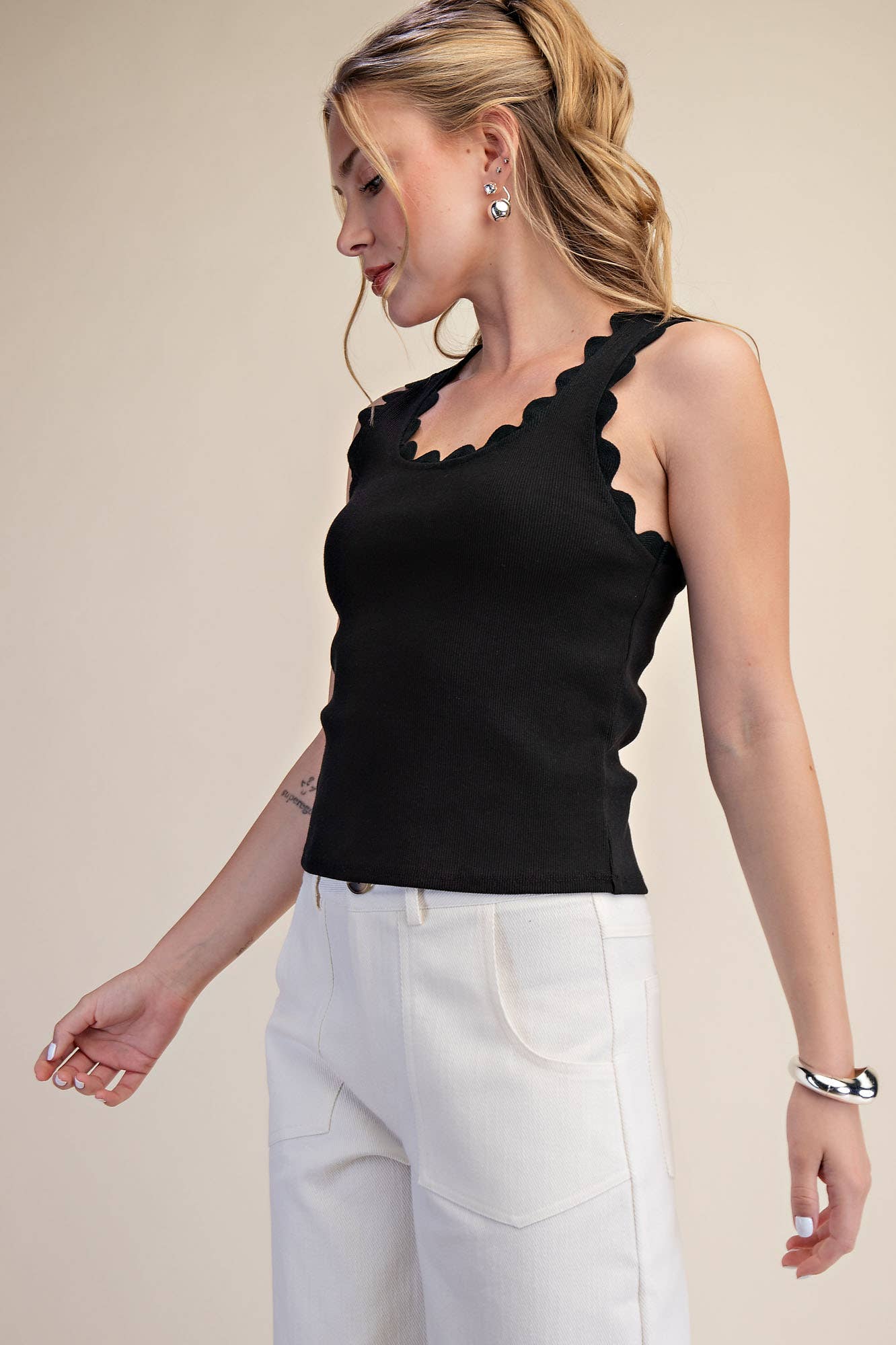 Scallop Wave sleeveless tank-BLACK