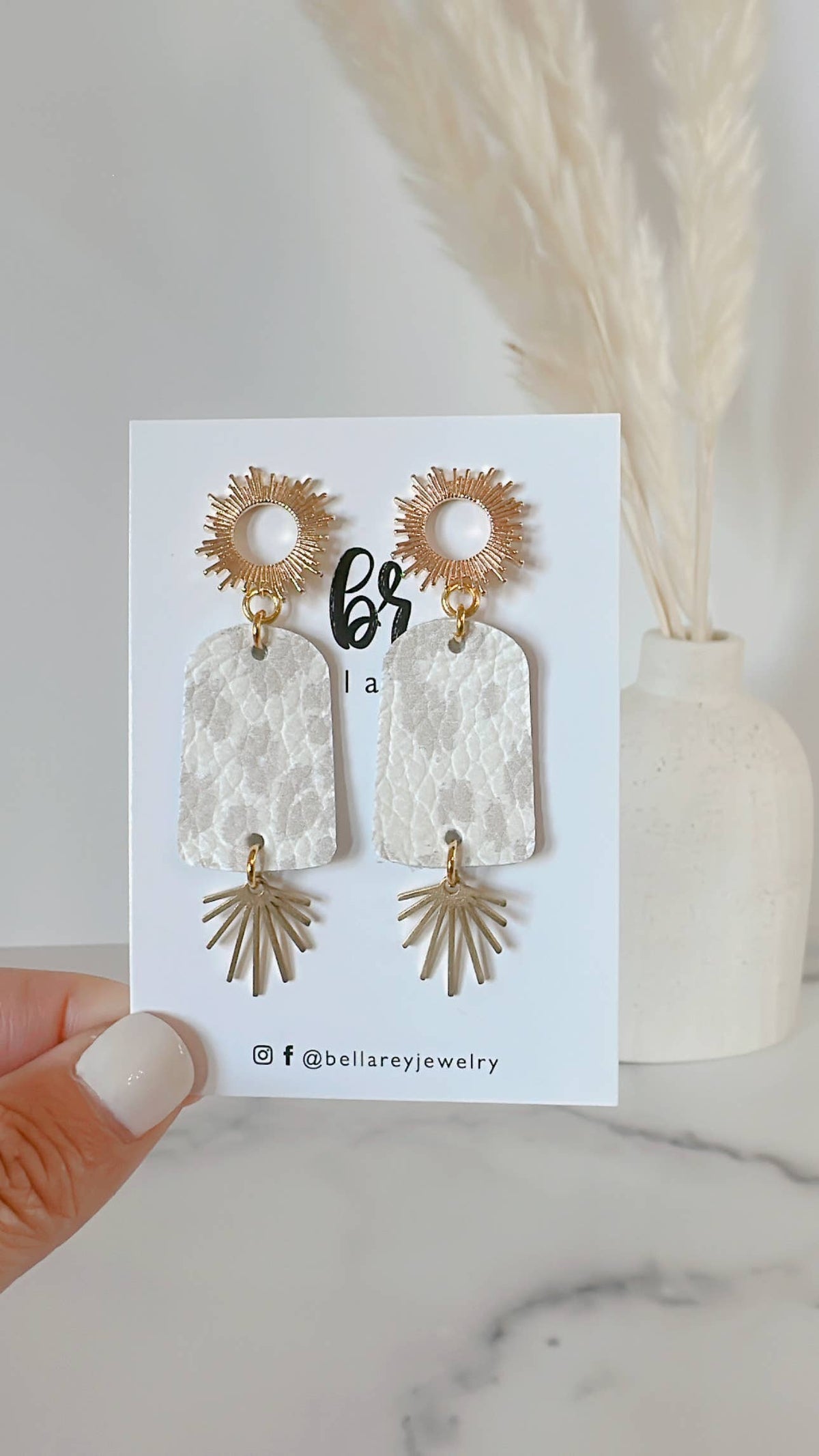 The Laura leather earrings