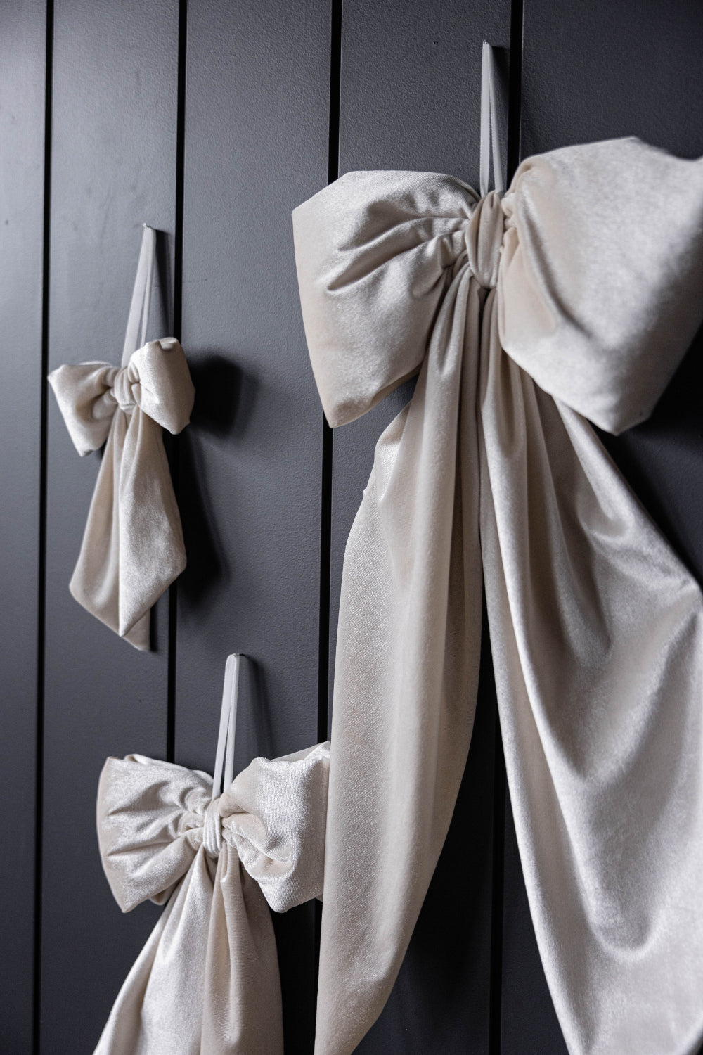 Bows Cream Velvet Fabric: Medium