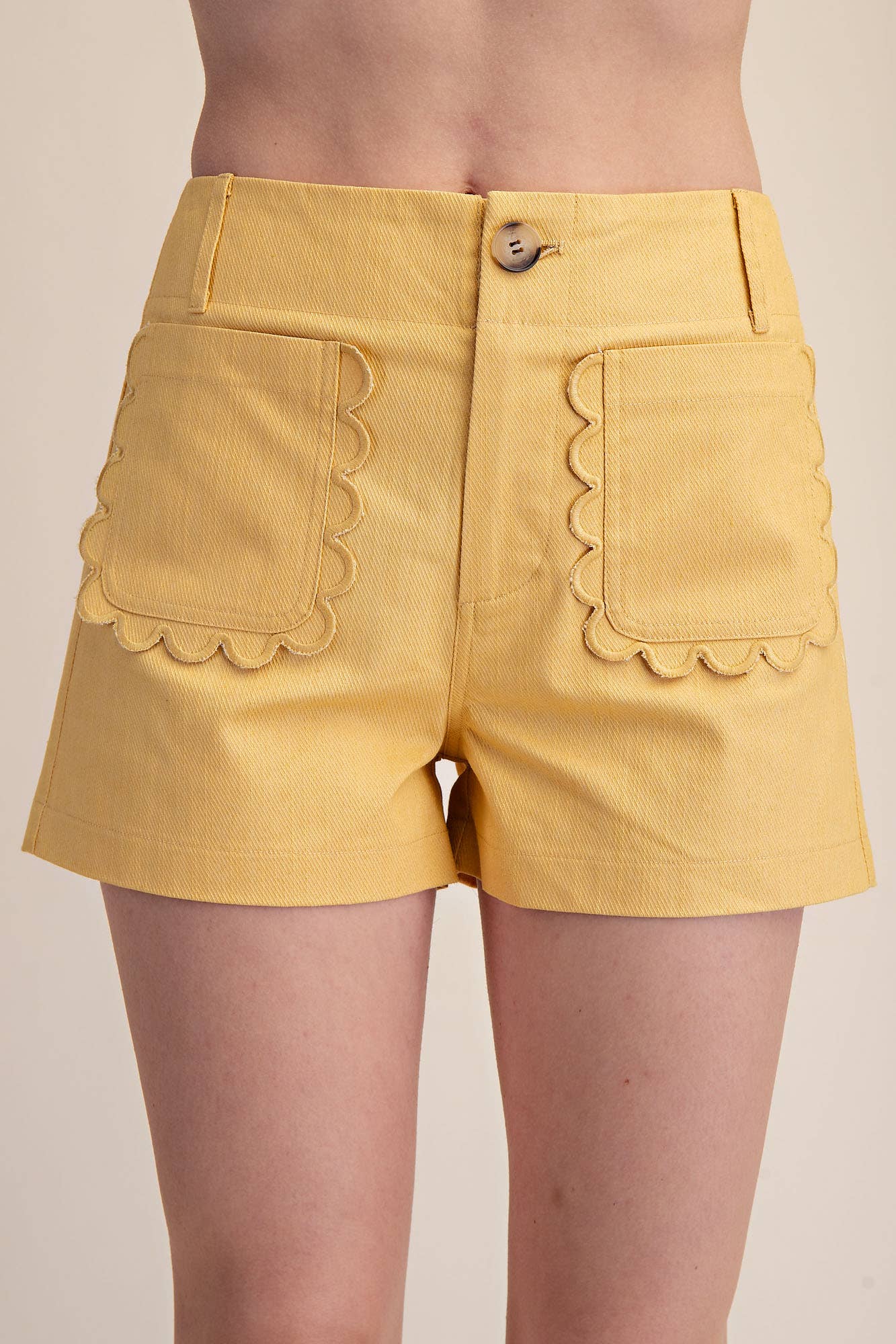 The Sunny Scallop Short