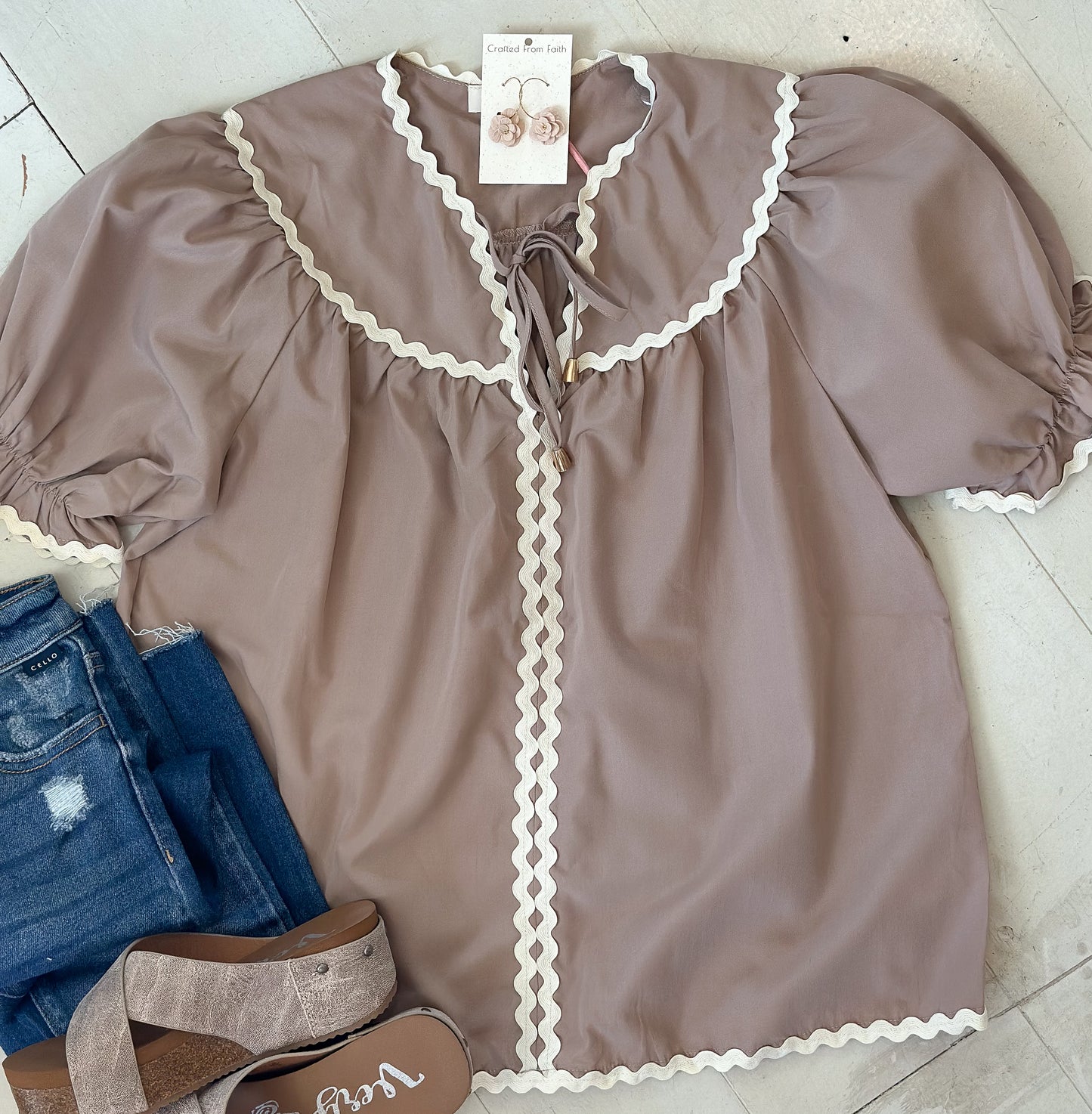 Latte v neck creme ric rac trim top