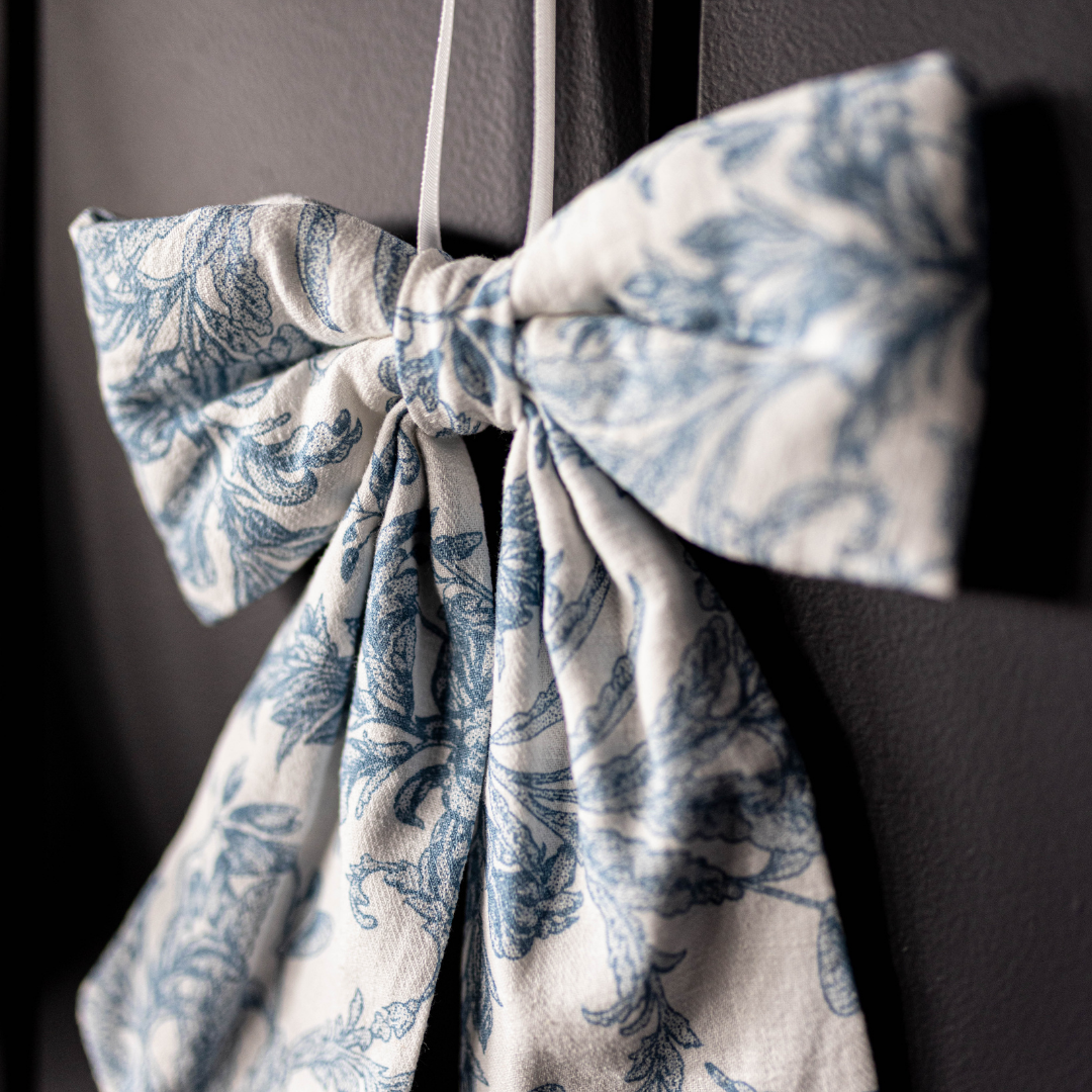 Bows Star Toile Baby Blue Fabric: Medium
