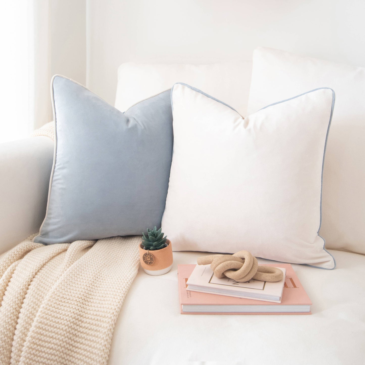 Monteverde Pillow Beige/Light Blue: 20x20 inch
