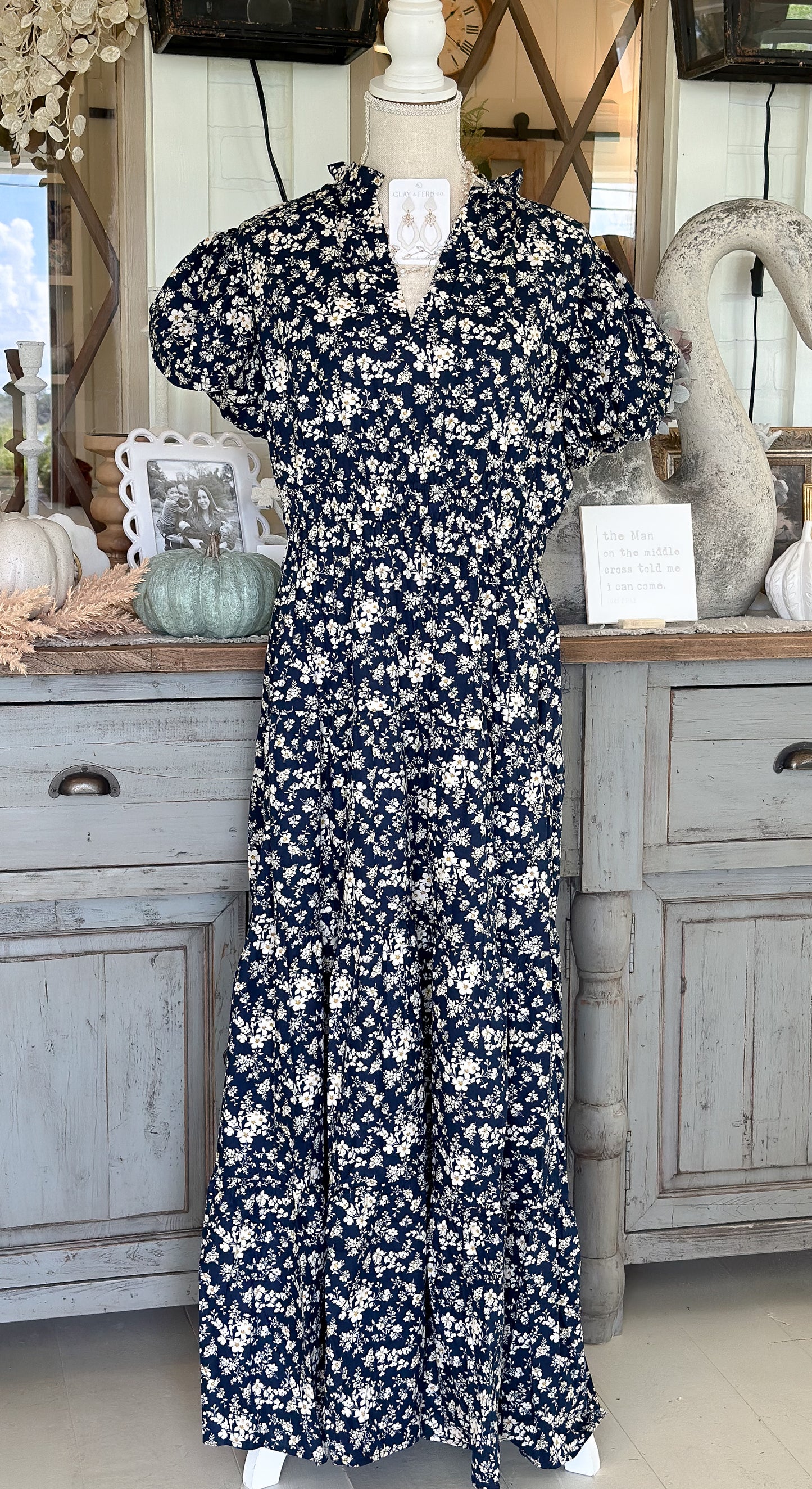 Navy Floral Print V-neck Bubble Sleeve Midi Dress-Curvy