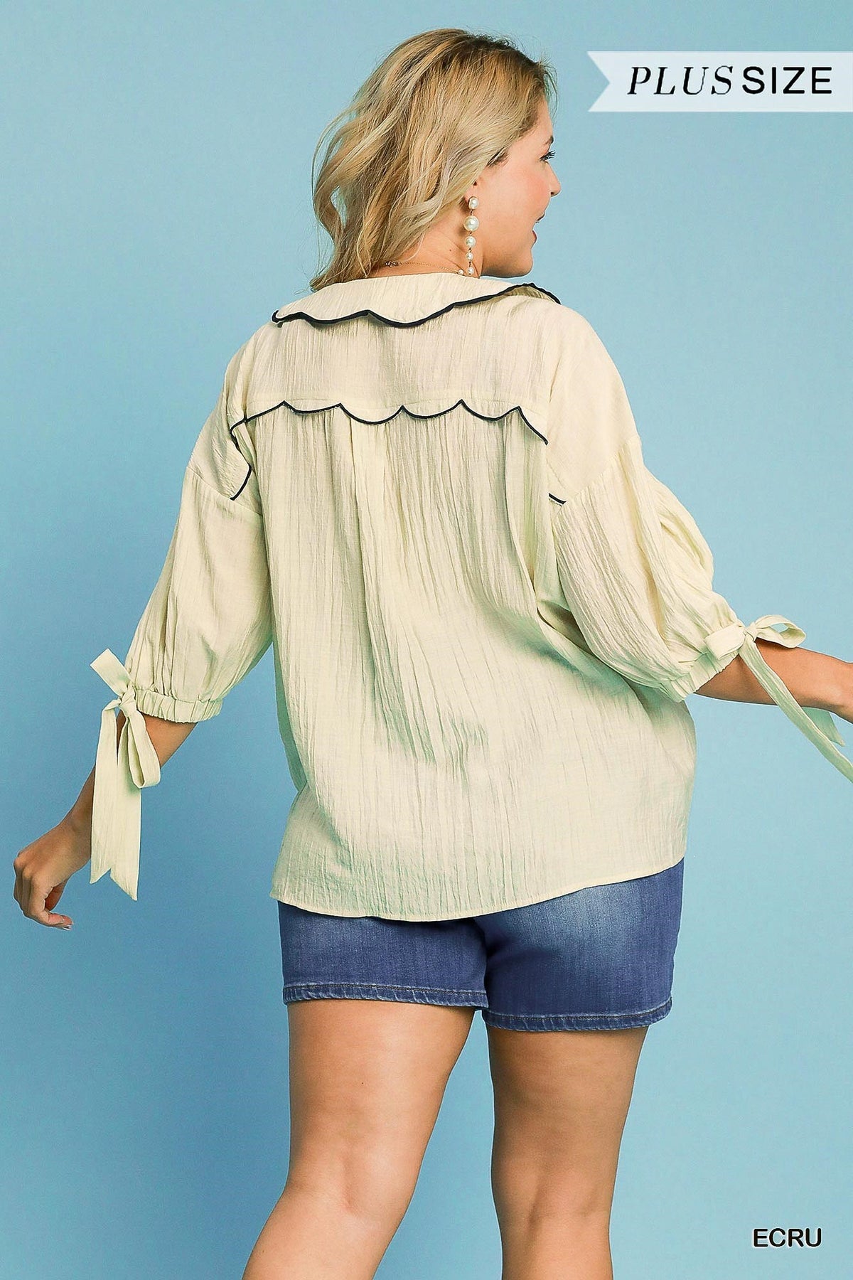 Ecru Scalloped Collared Top - Curvy