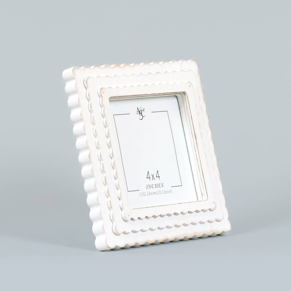6x6x wood photo frame (SCALLOP) white