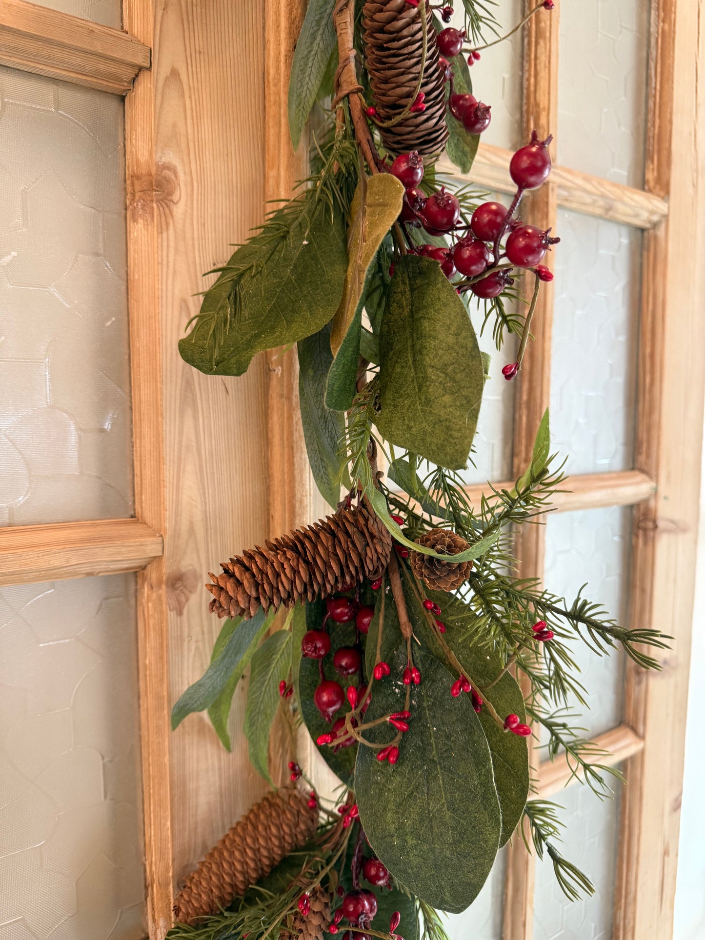 Red Berry/Pinecone Garland