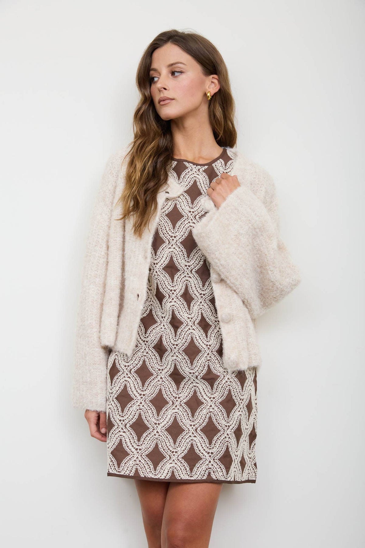 TEXTURED GEOMETRIC SLEEVELESS MINI DRESS: CHOCOLATE BROWN