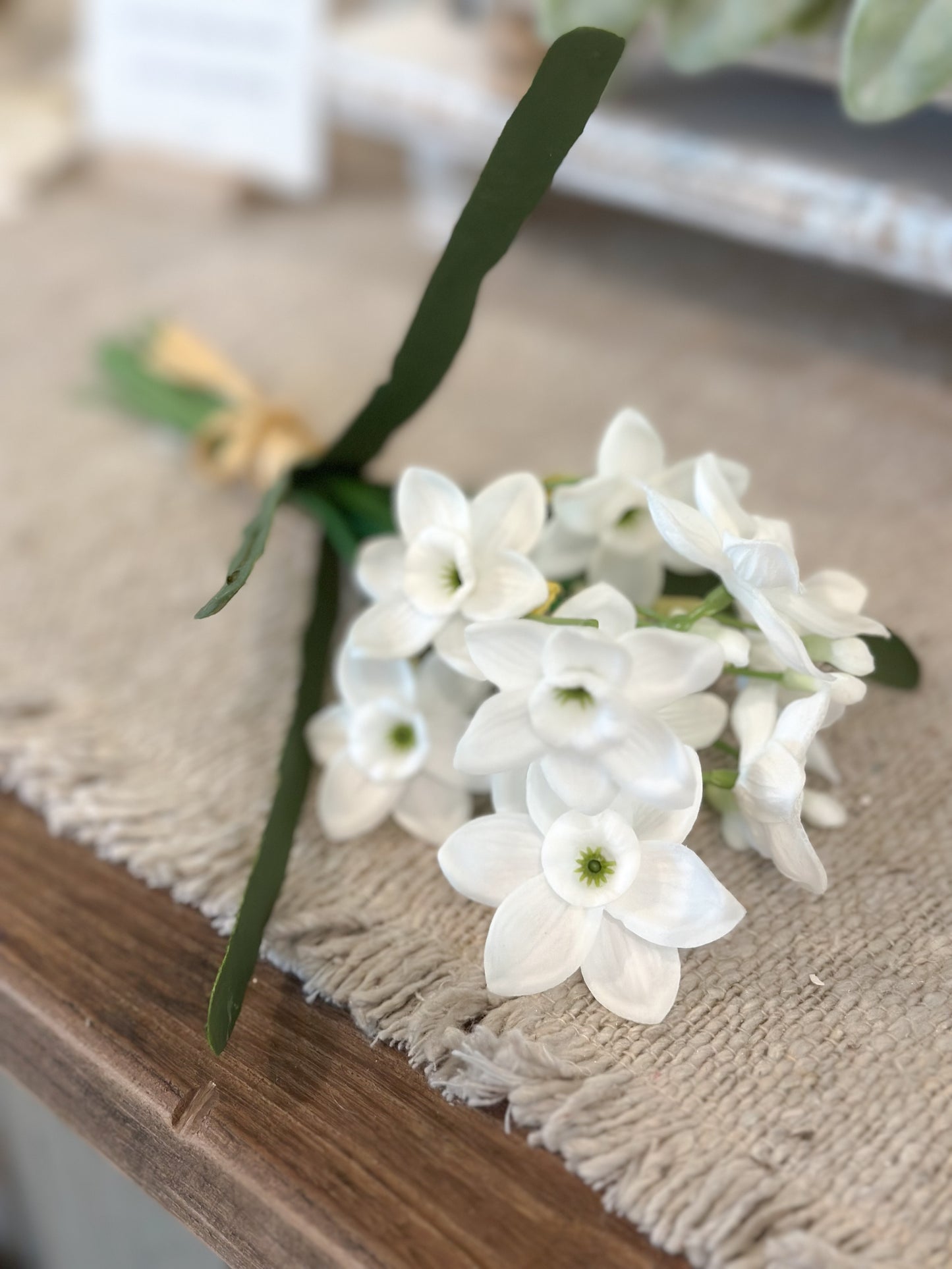 11" Buttercup Bundle/White