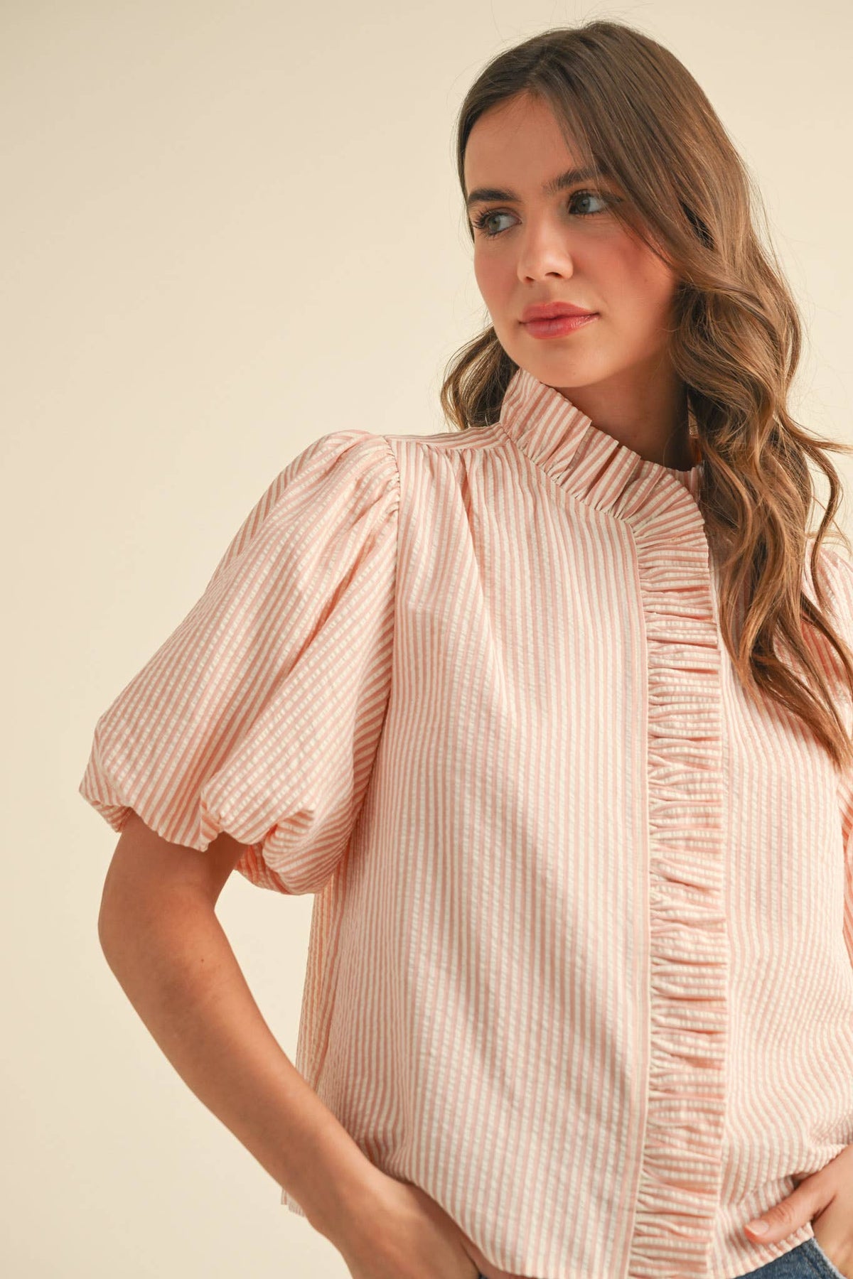 STRIPED RUFFLE BUTTON DOWN TOP MTP3750: PEACH CORAL, L