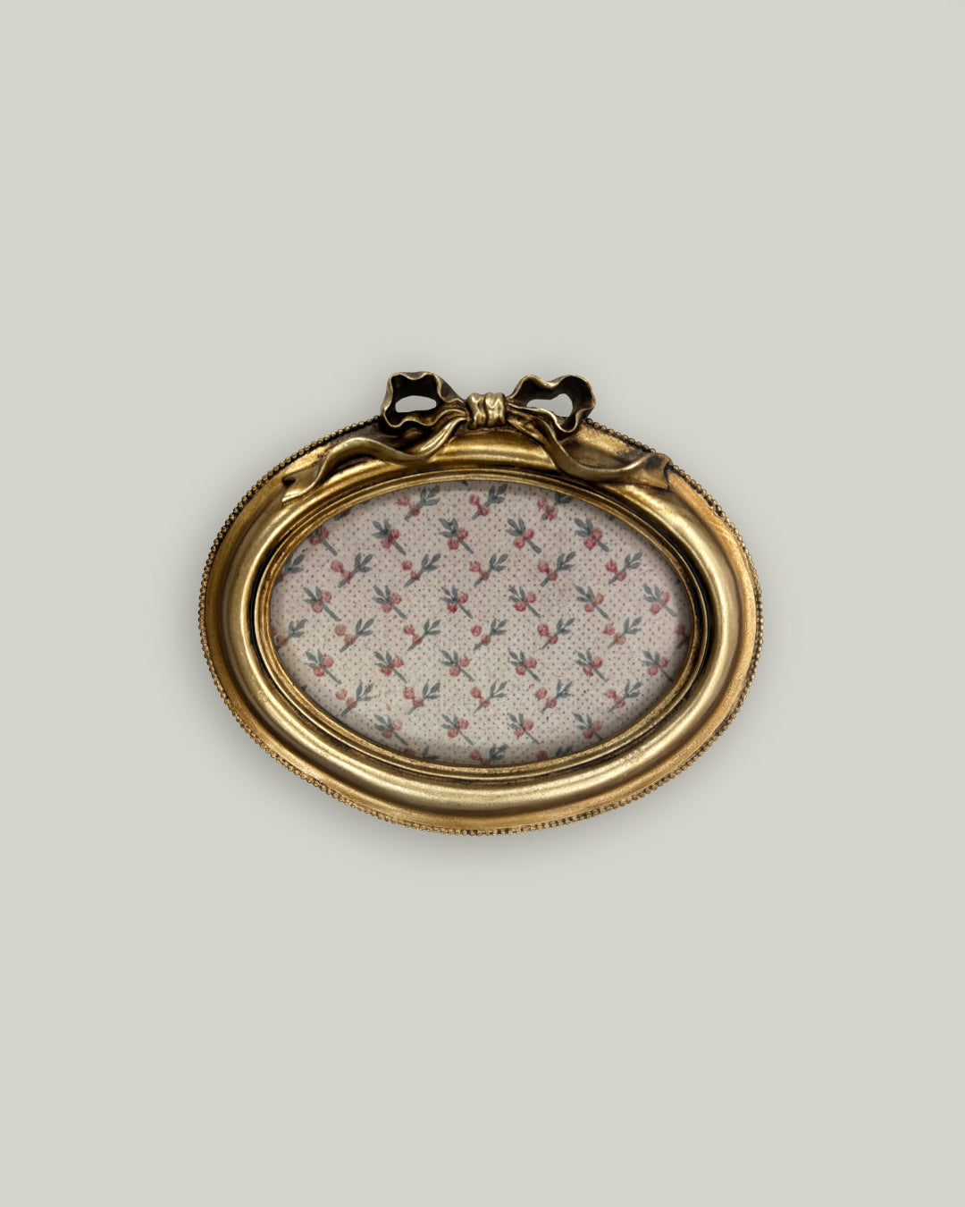 Bow Oval Frame