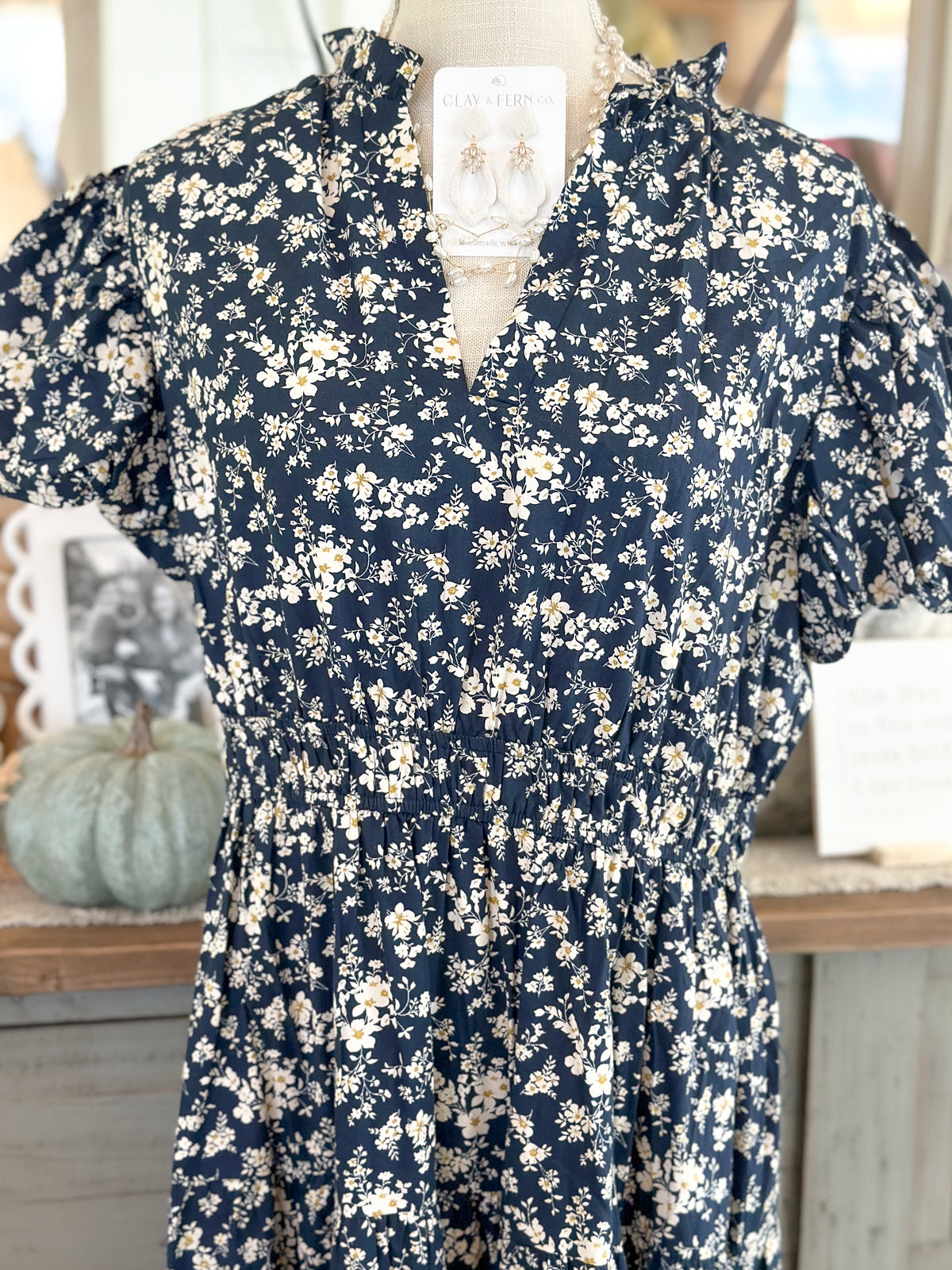 Navy Floral Print V-neck Bubble Sleeve Midi Dress-Curvy