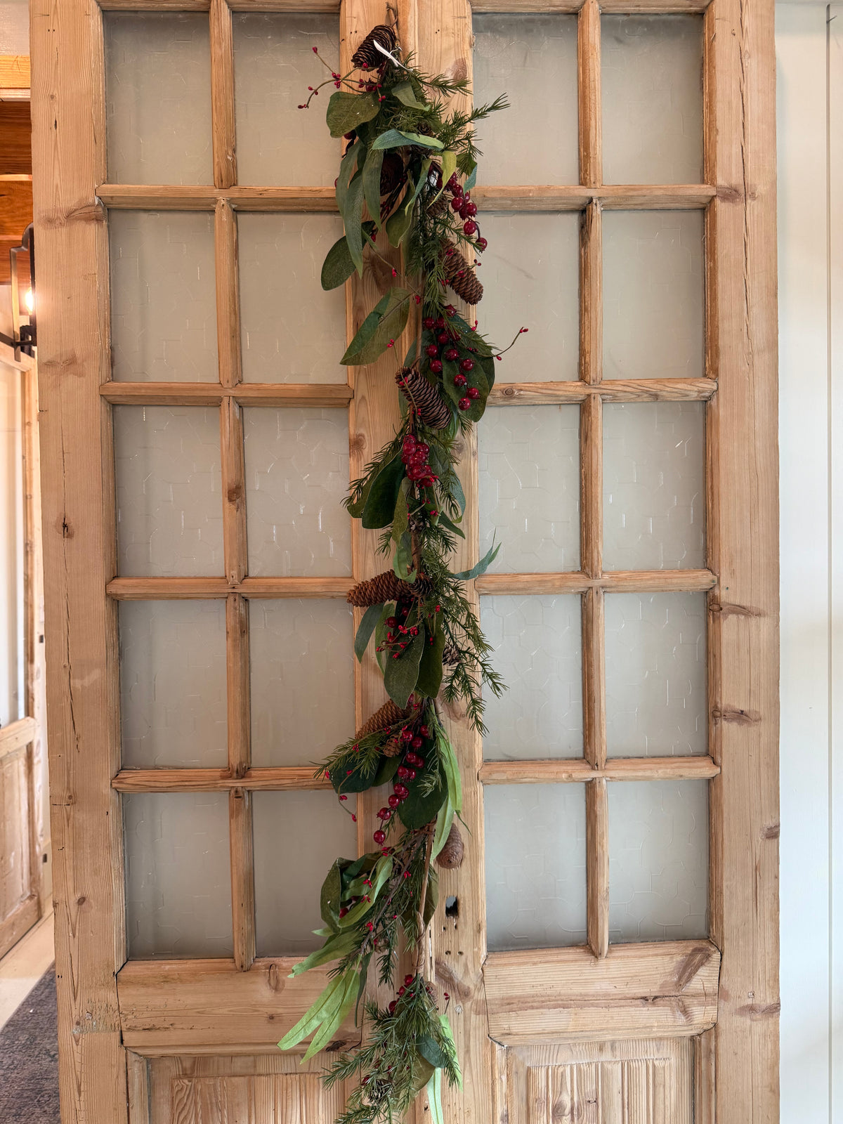 Red Berry/Pinecone Garland