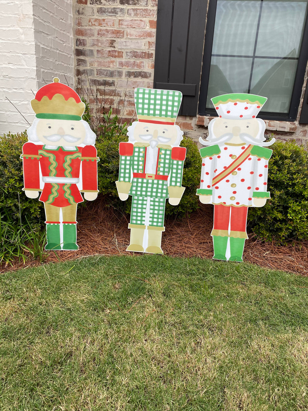Traditional Nutcrackers -MEDIUM: Red