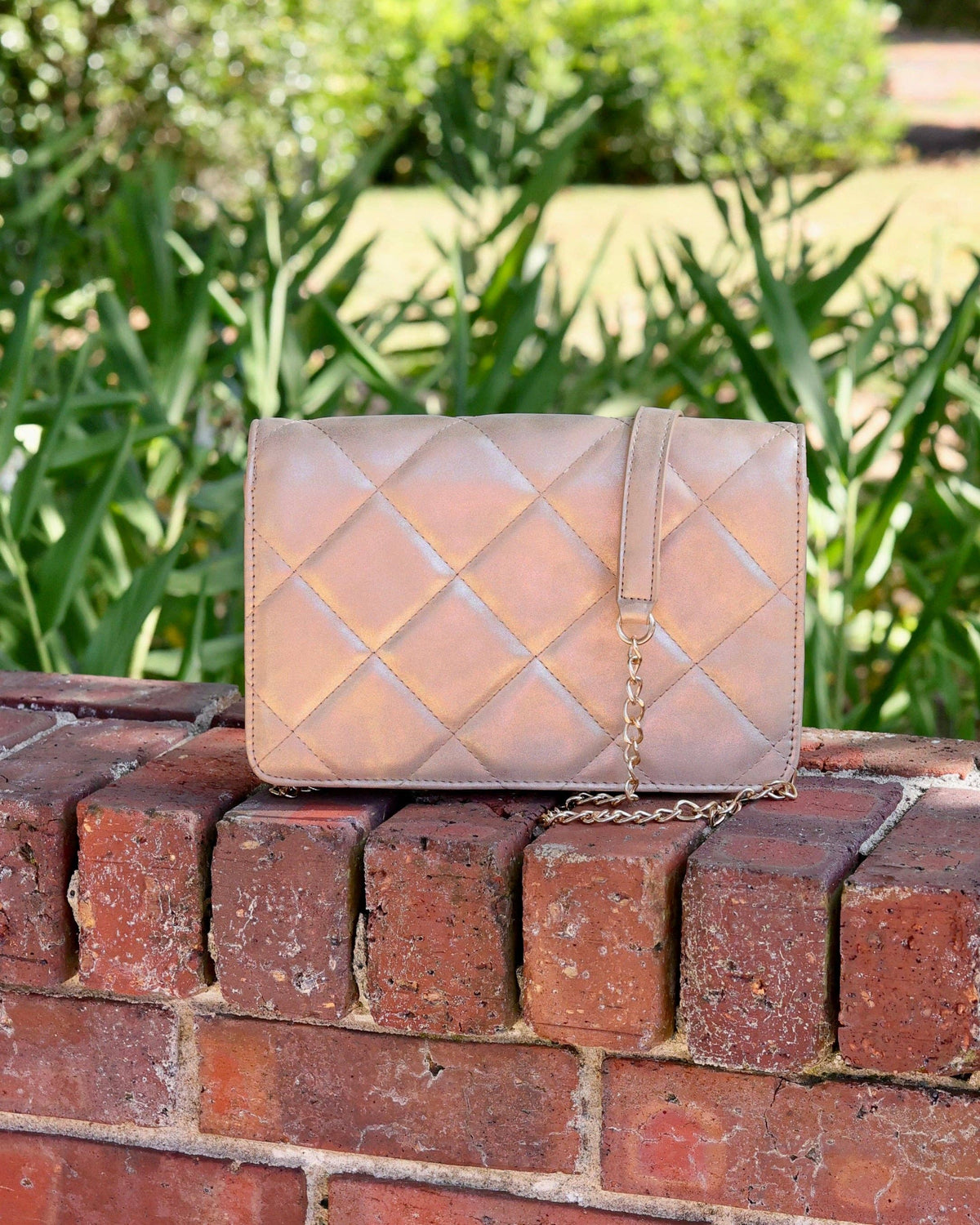 Bryn Clutch/Crossbody Gold Shimmer