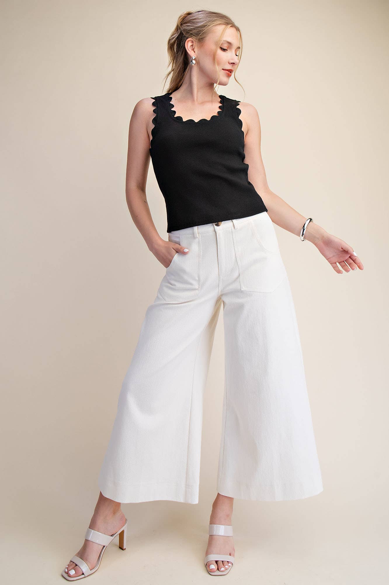 Scallop Wave sleeveless tank-BLACK
