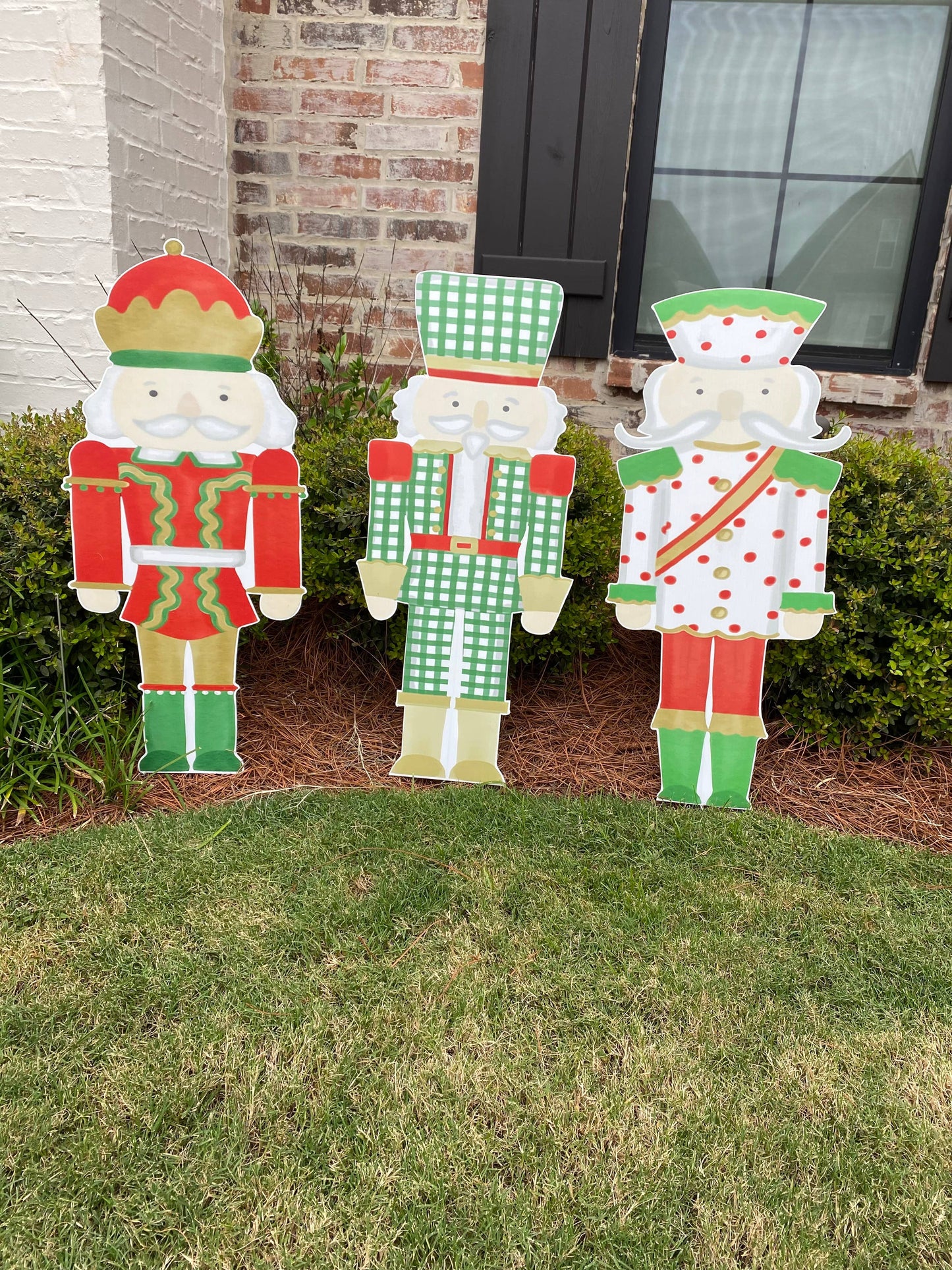 Traditional Nutcrackers -MEDIUM: Plaid