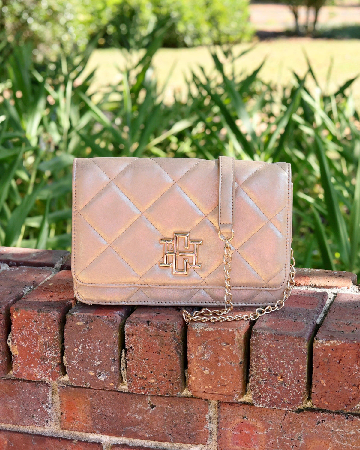 Bryn Clutch/Crossbody Gold Shimmer