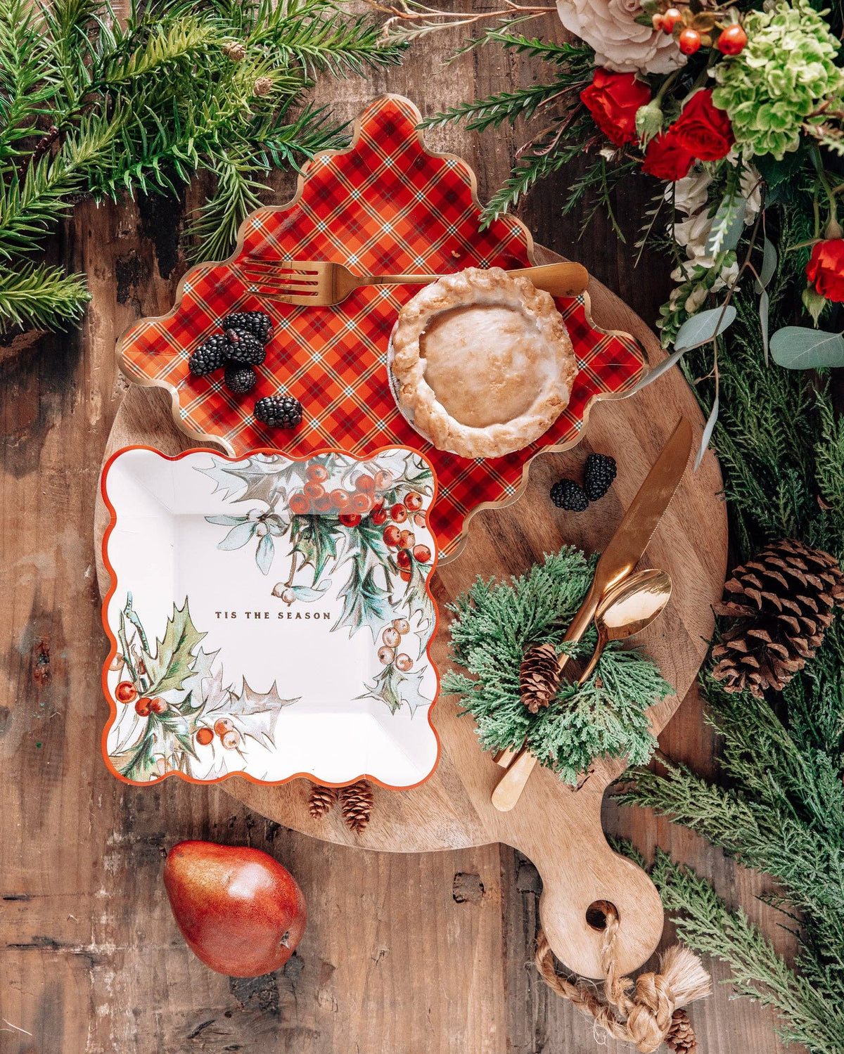 TIS1240 - Holly Square Scalloped Plate