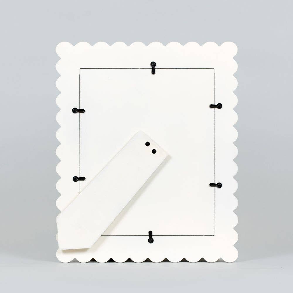 11x13x1 wood scallop photo frame (8x10) white