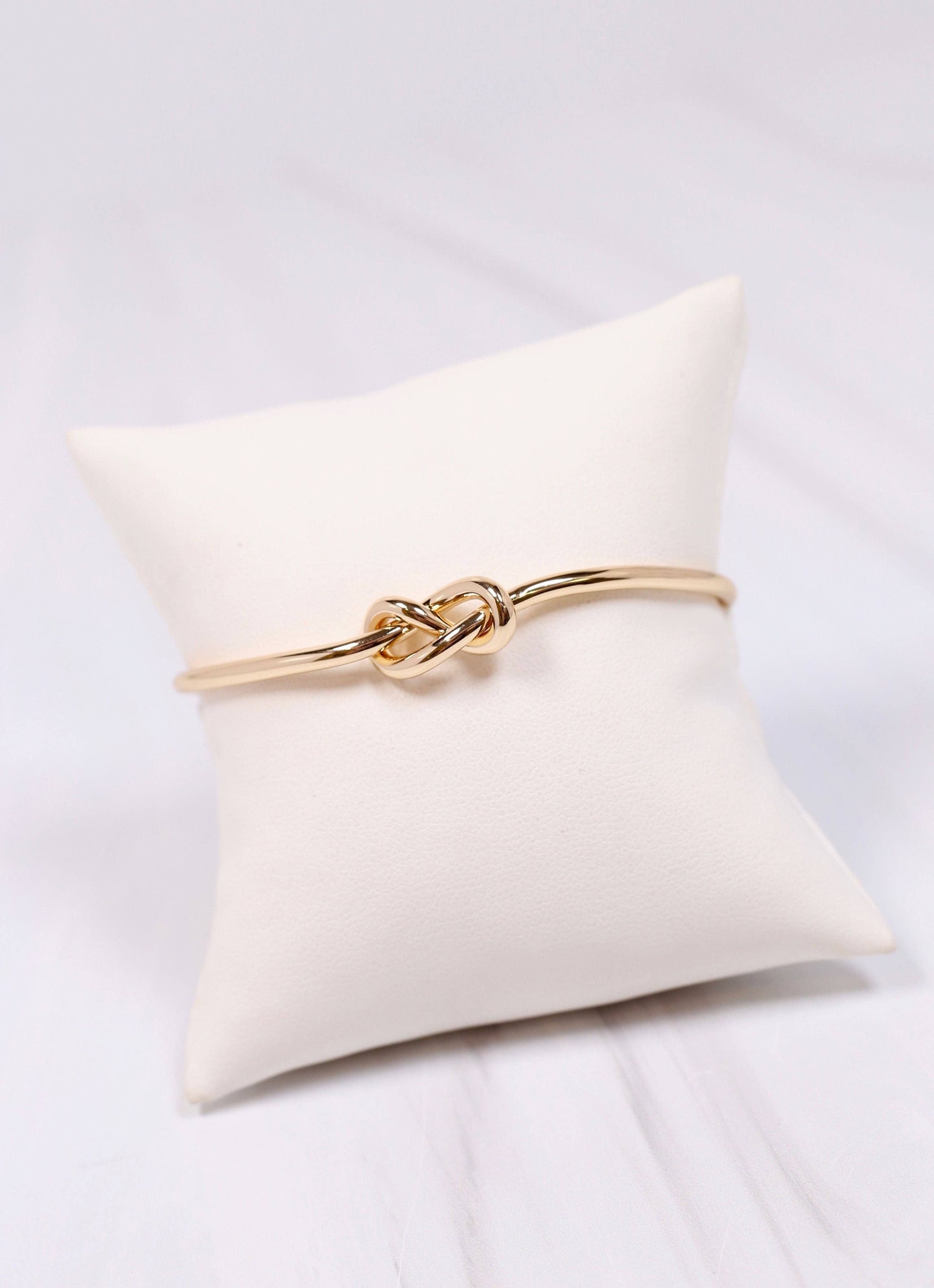 Norman Knot Cuff Bracelet GOLD: Default
