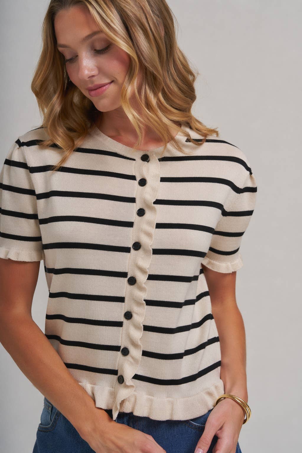 STRIPE KNITTED SWEATER BUTTON DOWN CARDIGAN TOP WITH RUFFLE : TAUPE/IVORY, S-M-L(2-2-2)
