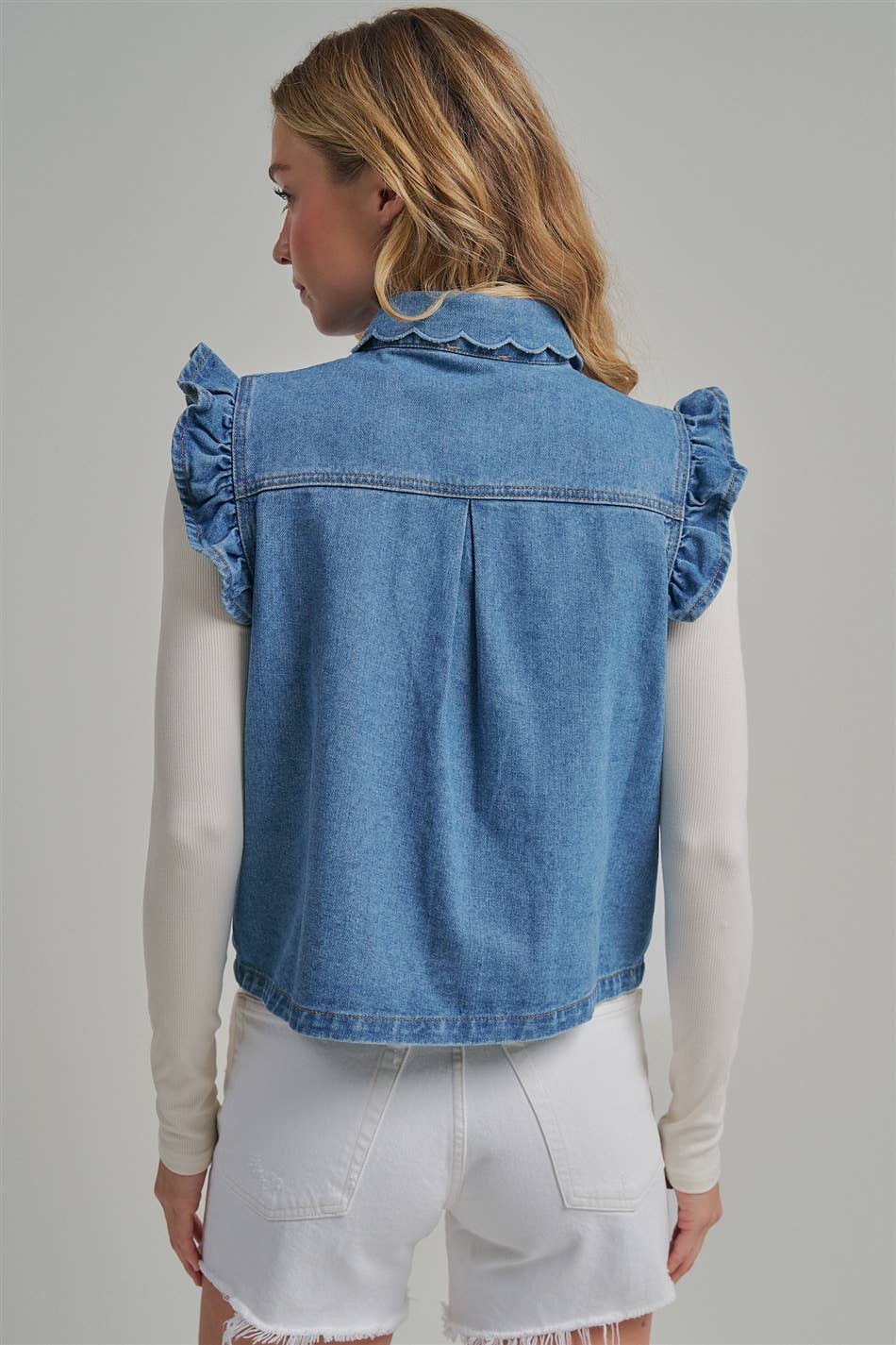 RUFFLED DENIM VEST WITH SCALLOPED COLLAR AND PLACKET BAND: DENIM, S-M-L(2-2-2)