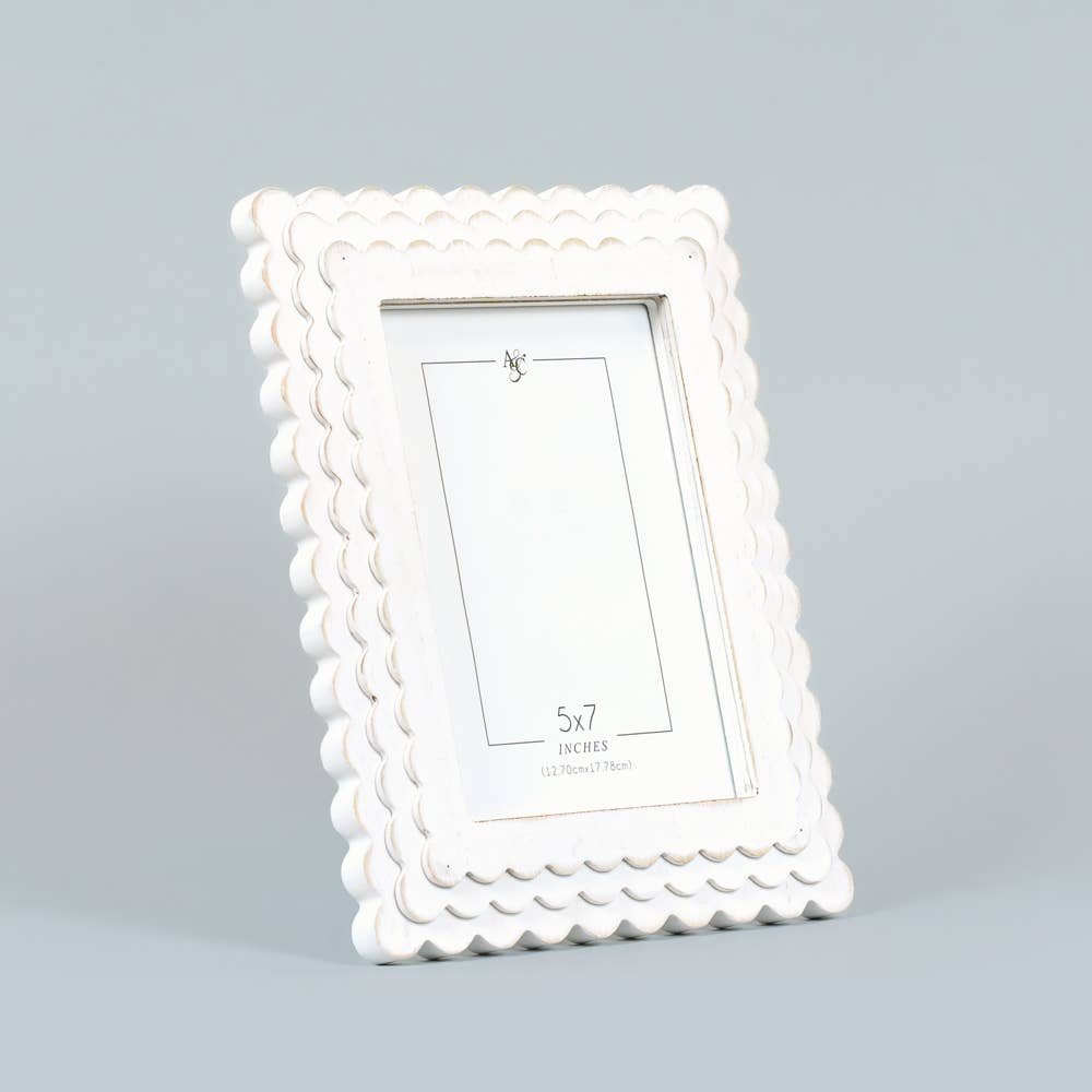 8x10 wood photo frame (SCALLOP) wh (5x7) pic