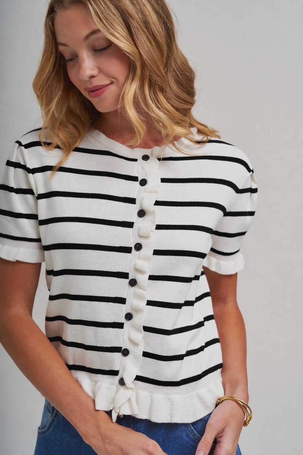 STRIPE KNITTED SWEATER BUTTON DOWN CARDIGAN TOP WITH RUFFLE : TAUPE/IVORY, S-M-L(2-2-2)