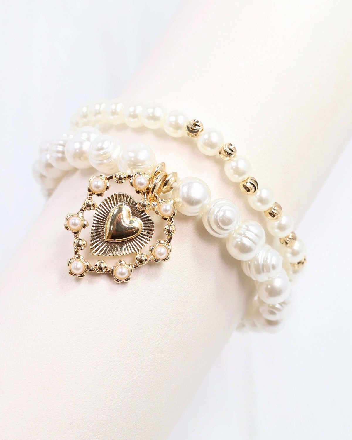 Emel Pearl Stretch Charm Bracelet Gold