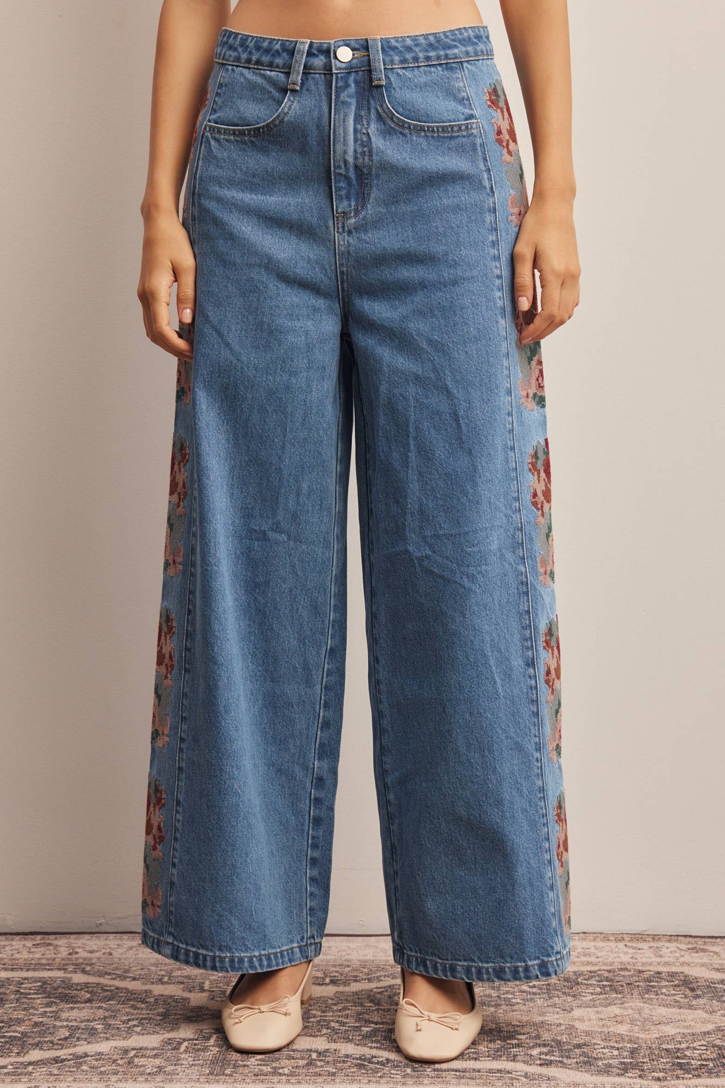 Floral Embroidered Wide Leg Jeans FP0026: Washed Denim, Contemporary, XL