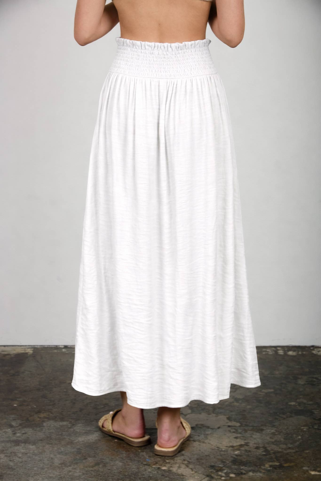 SMOCKED WAIST RUFFLE DETAIL BUTTON DOWN MIDI SKIRT: MOCHA