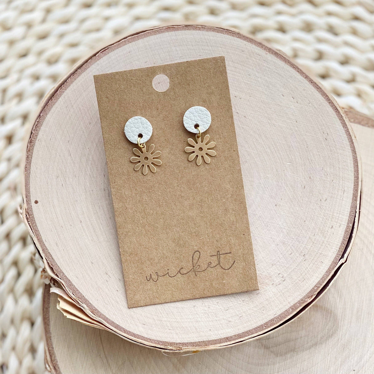 Daisy Studs | Marshmallow
