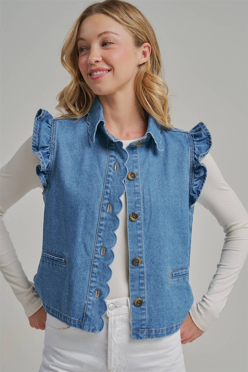 RUFFLED DENIM VEST WITH SCALLOPED COLLAR AND PLACKET BAND: DENIM, S-M-L(2-2-2)
