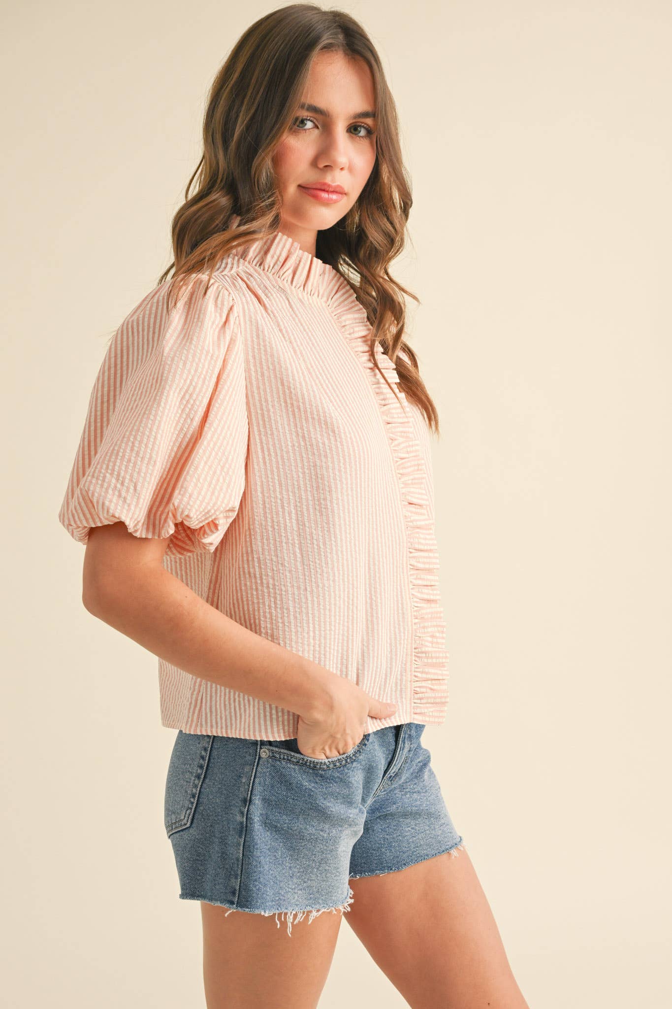 STRIPED RUFFLE BUTTON DOWN TOP MTP3750: PEACH CORAL, L